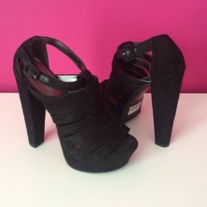 Peep-toe Platform Heel