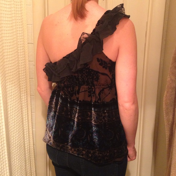 one shoulder top - Picture 4 of 4