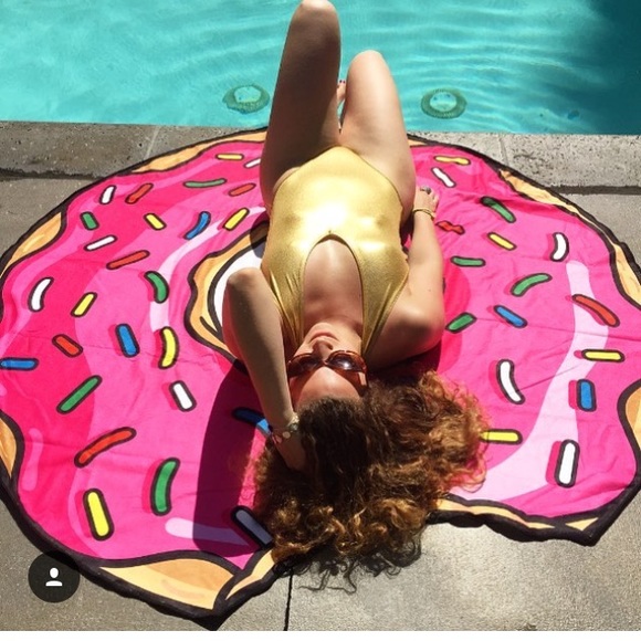 Donut towel make an offer