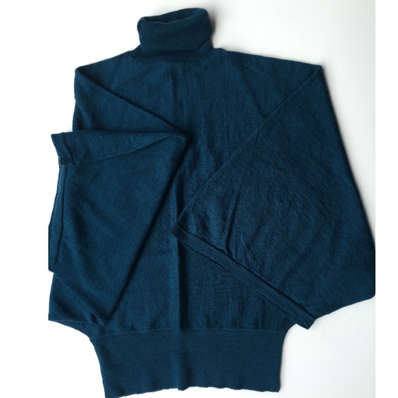 Stunning Emerald Green Sweater - The Limited