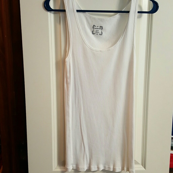 White Old Navy ribbed tank top