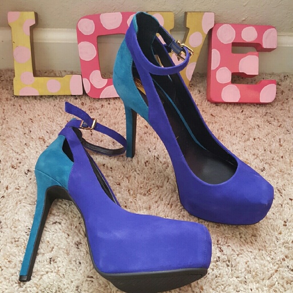 Blue Jessica Simpson pumps