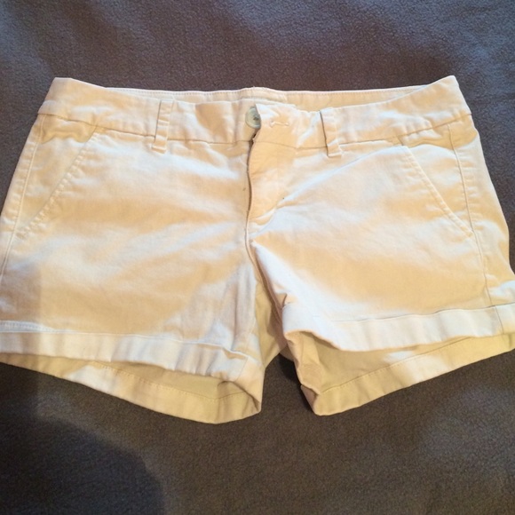 American Eagle Size 8 Khaki Shorts