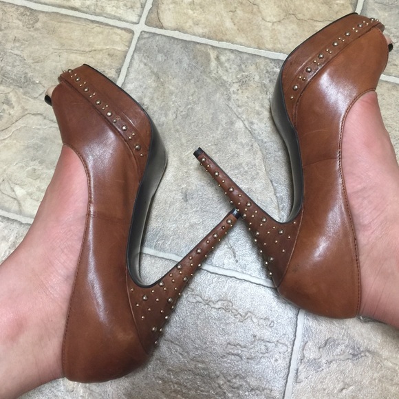 Steve Madden brown leather heel