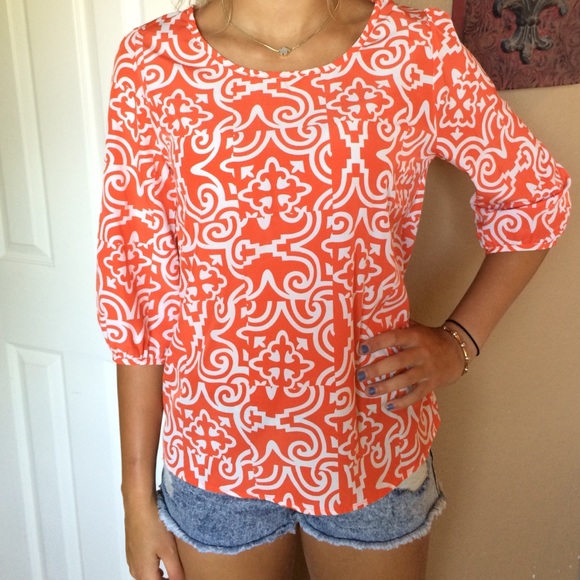 Blouse-can be worn 2 ways!!