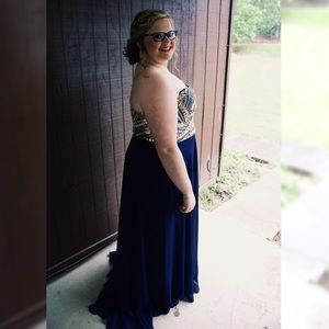 Meet your Posher, Macy