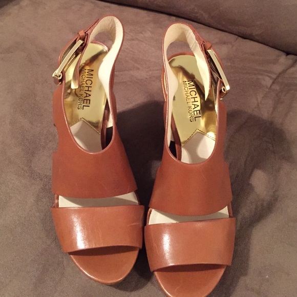 Wedge sandals - Picture 3 of 3