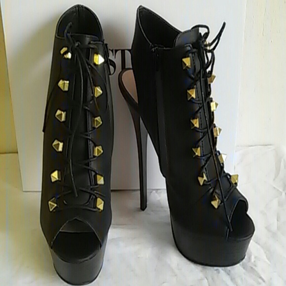 SALE!🎈Sexy lace up booties