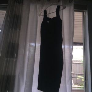 Great material very strechy, has side zipper