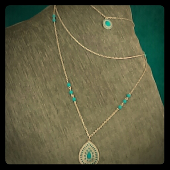 3 tiered long necklace
