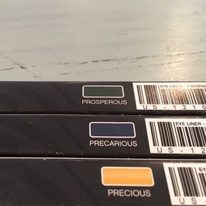 Younique eyeliner set