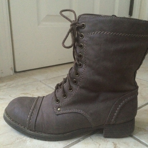 Brown combat boots - Picture 1 of 4