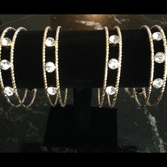 Iconic Legend Jewelry - 🆕 Gold and Rhinestone Bracelet