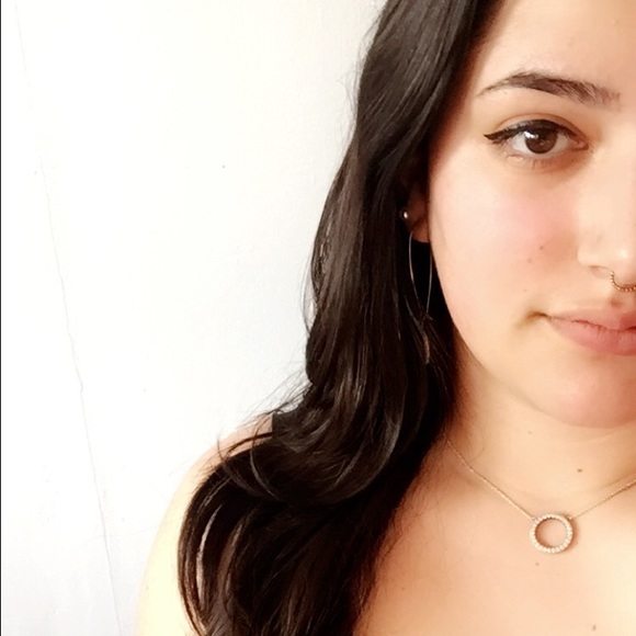 Meet your Posher, Alexandra