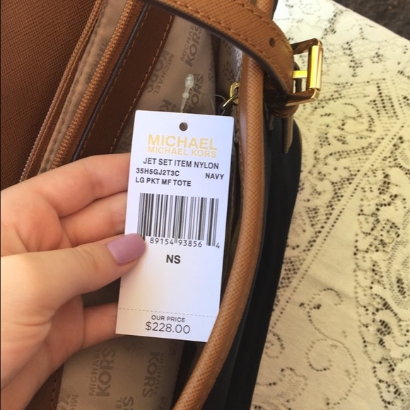 SOLD Michael Kors jet set navy nylon large tote - Picture 3 of 4