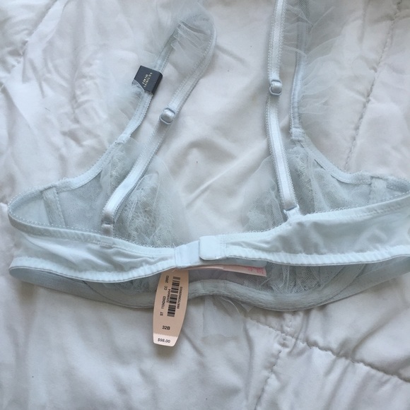 💠VS ICE QUEEN FASHION SHOW LACE BRA💠 - Picture 3 of 4