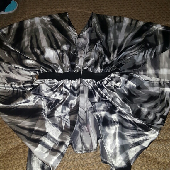 Kimono type silk shirt with black belt