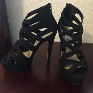 Steve Madden Avi Black high heel size 7
