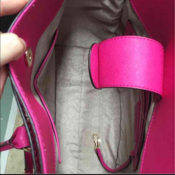 💥Sold!💥Michael Kors Raspberry Hamilton NS - Picture 2 of 4