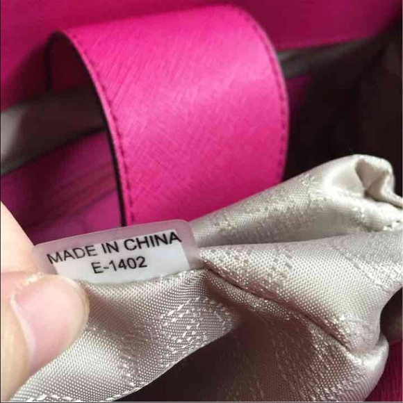 💥Sold!💥Michael Kors Raspberry Hamilton NS - Picture 3 of 4