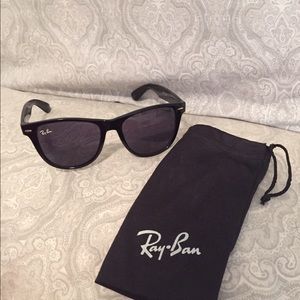 Authentic Ray-Ban Sunglasses. Comes with dust bag.