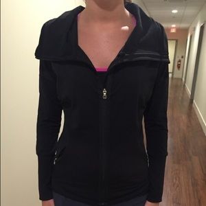 Lululemon black jacket size 6