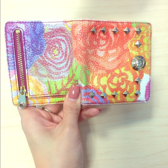 Henri Bendel Wallet