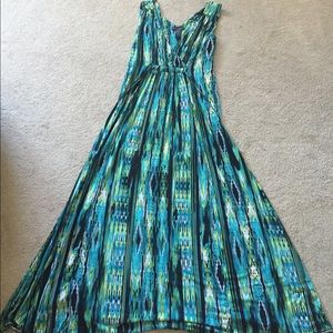 Chelsea & Theodore maxi dress size Med