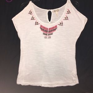 Shoulder cut-out top