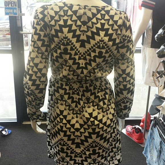 NWOT Rue21 dress - Picture 2 of 2