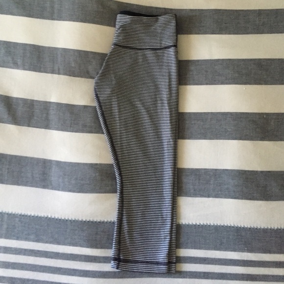 lululemon athletica Pants - Lululemon Size 6 leggings.