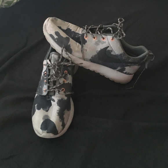 Nike Roshes (Women's)