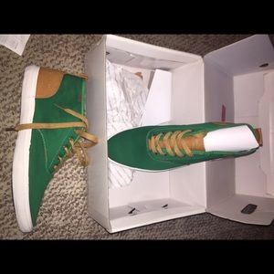 Green aldo sneaker