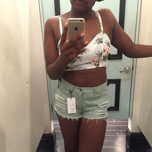 Forever 21 Top & Distressed shorts Set