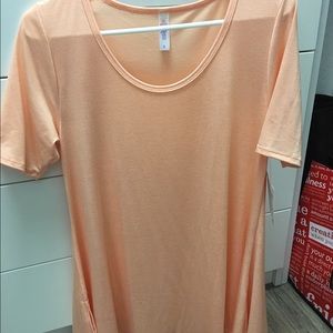 SOLD on Ⓜ️**Lularoe size S perfect tee NWT