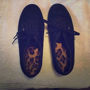 Black Vans
