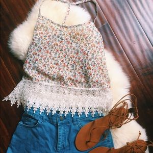 🚨SOLD🚨 T back Lace crop top