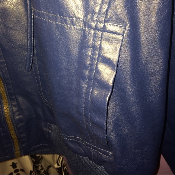 Jacket - Picture 2 of 4