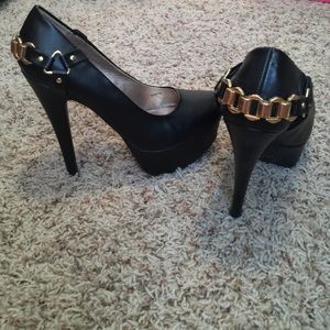 Black platform heel