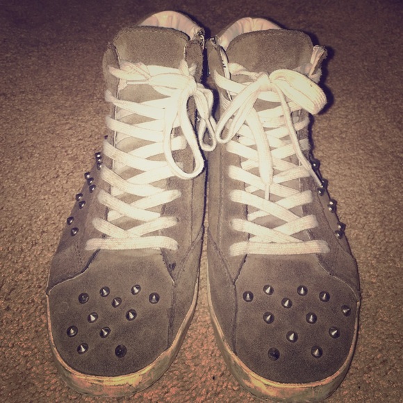 Steve Madden Shoes - Steve Madden studded sneakers