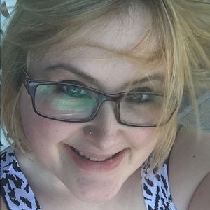 Meet your Posher, Alexis