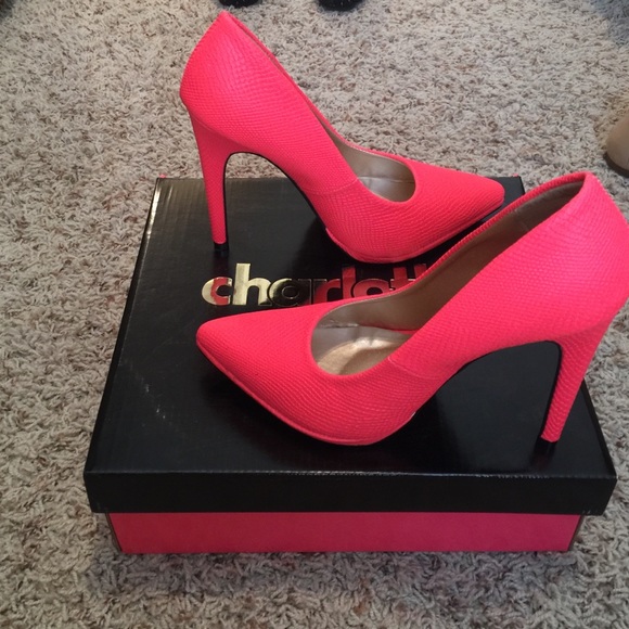 Pink pumps