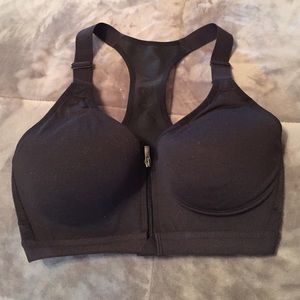 VSX front close incredible sports bra