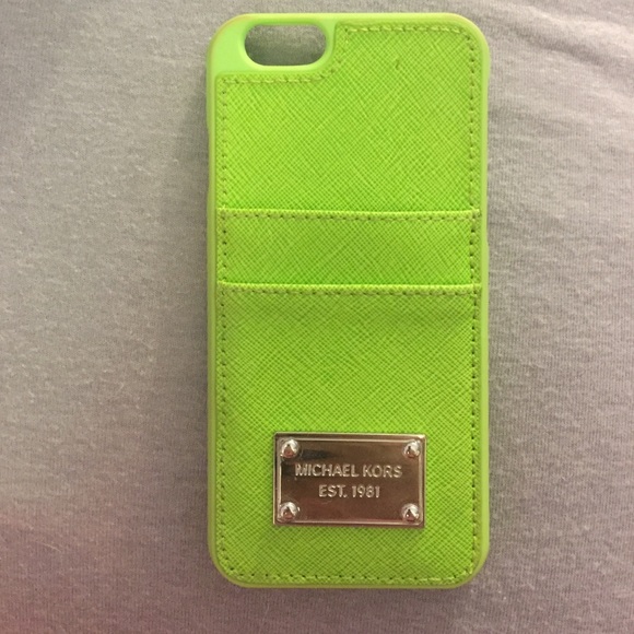 MICHAEL Michael Kors Accessories - Michael Kors green iPhone 6 or 6s credit card case
