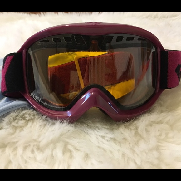 Roxy snowboarding goggles