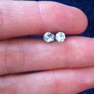Rhinestone stud earrings