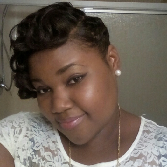 Meet your Posher, Nakeshia