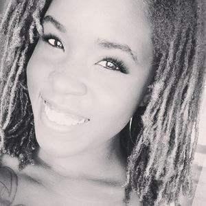 Meet your Posher, Janiquia