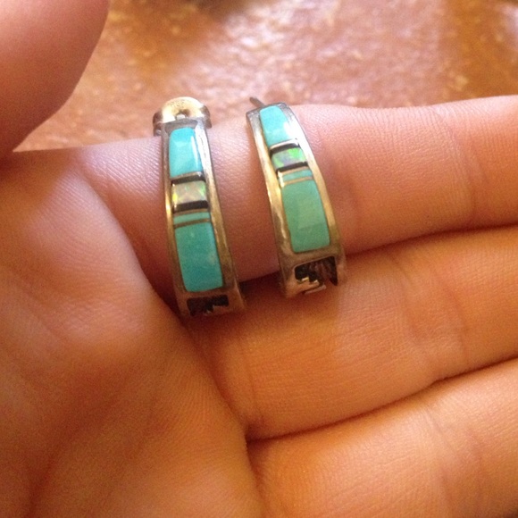 ❗️PRICE DROP❗️Sterling silver earrings