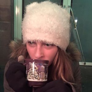 Meet your Posher, Alexis